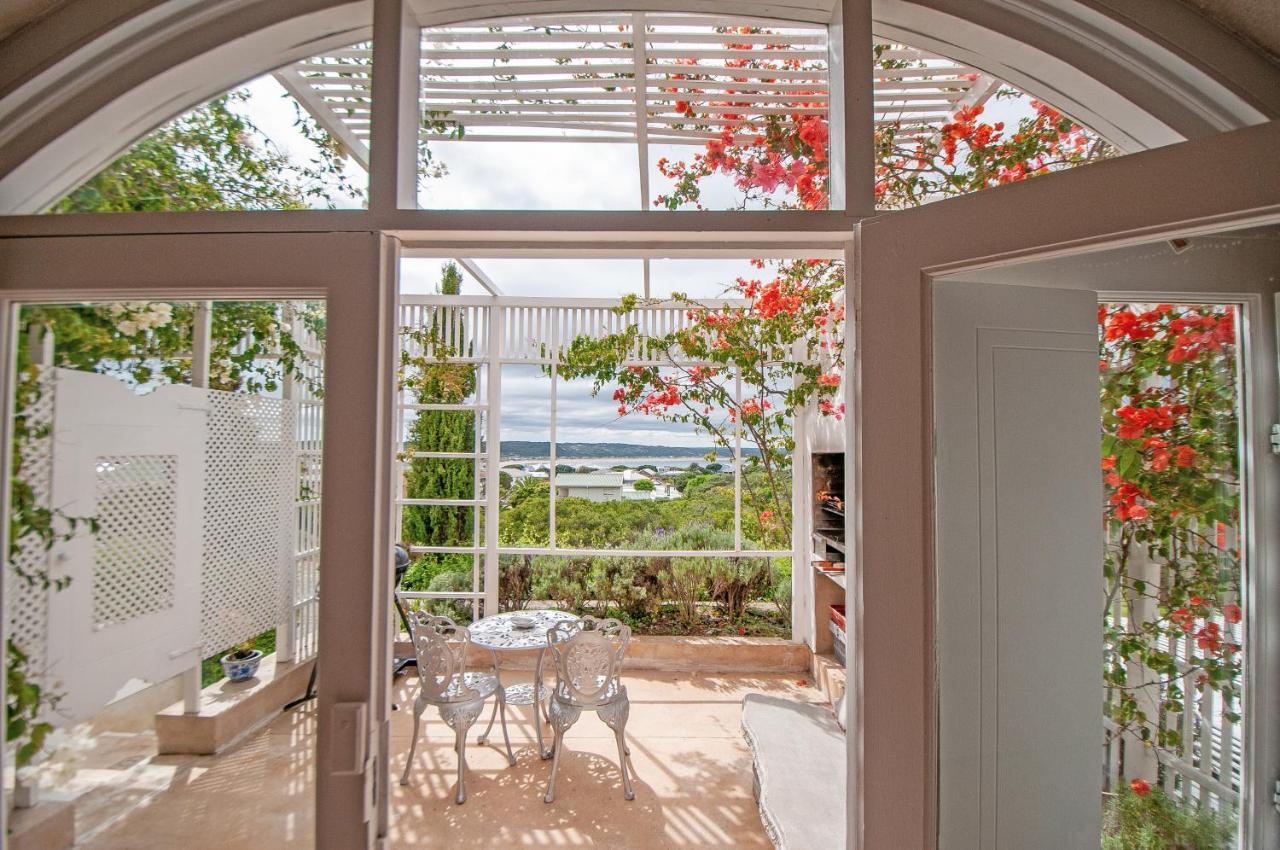 Appartamento Charlotte House Stilbaai Esterno foto